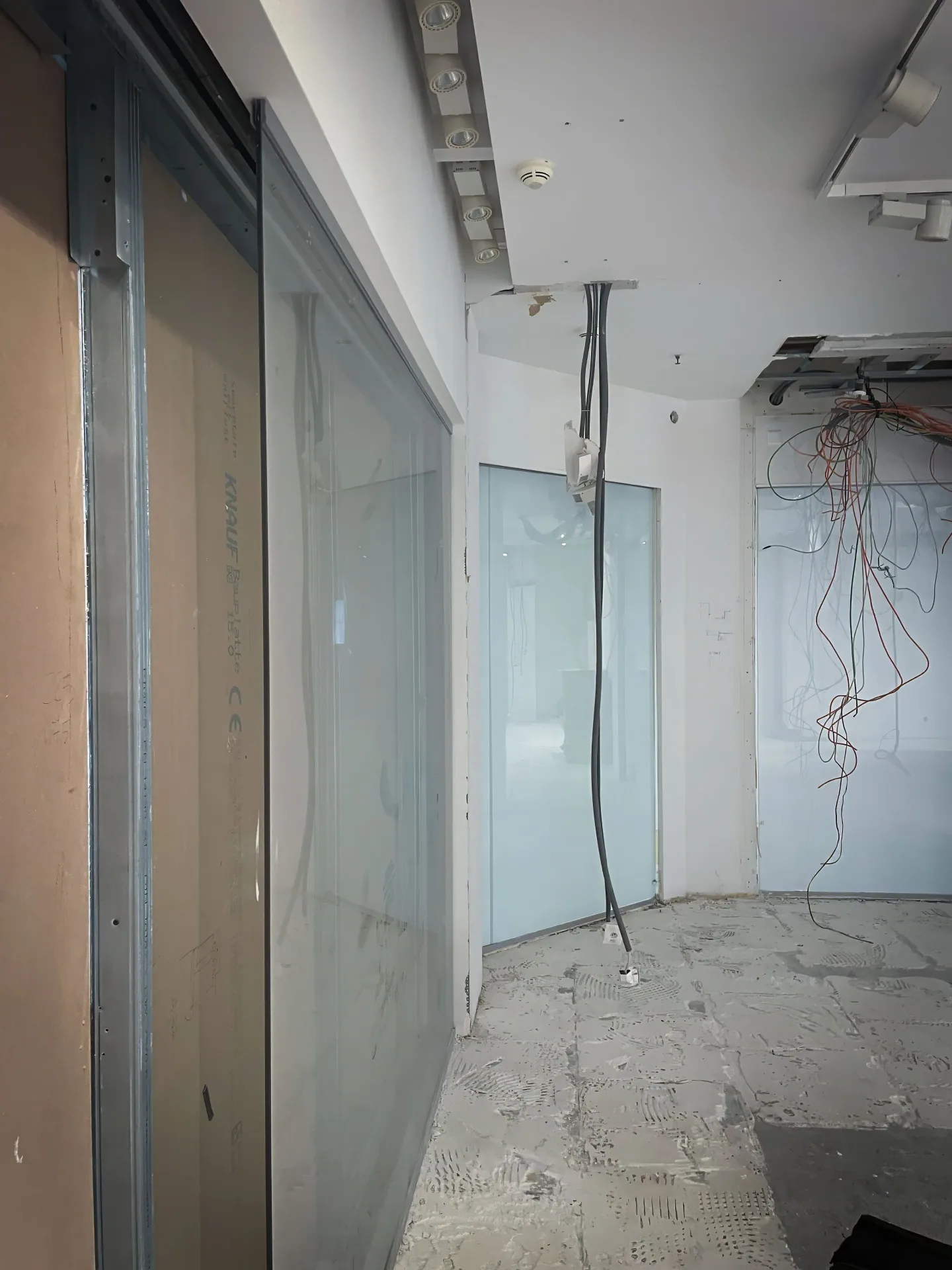 Construction Management Portfolio – Jimmy Choo, white box 2