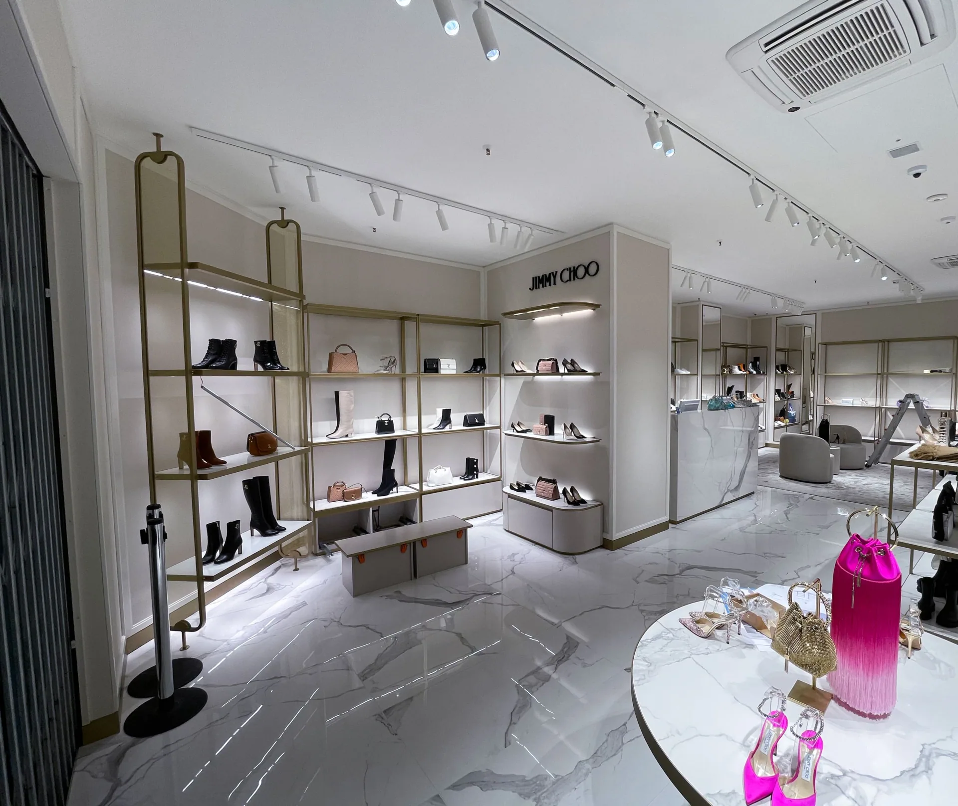 Construction Management Portfolio – Jimmy Choo, completed store 1