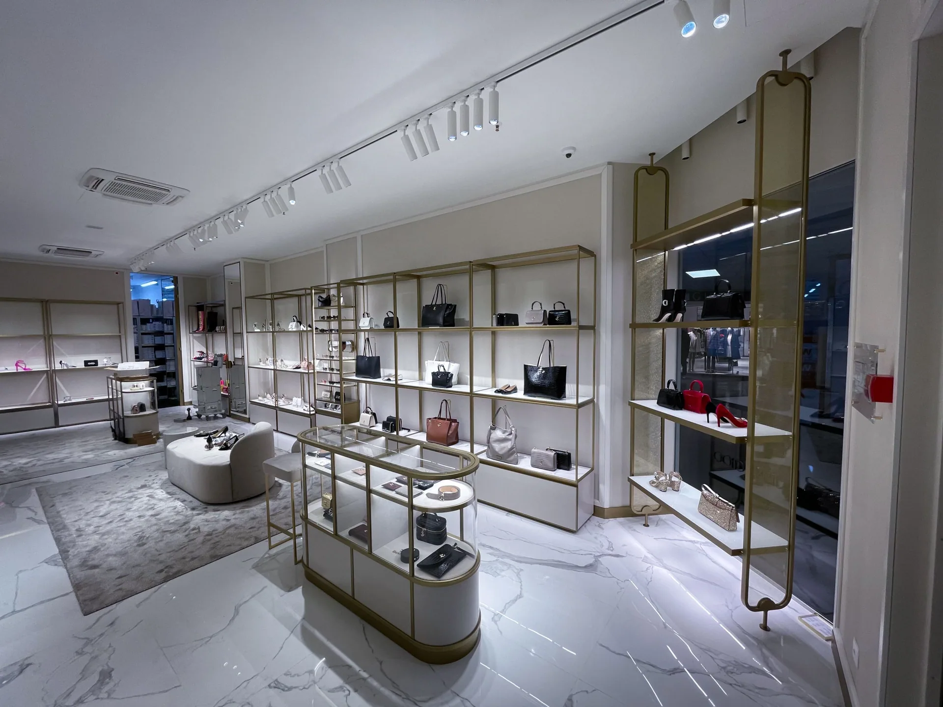 Construction Management Portfolio – Jimmy Choo, completed store 3